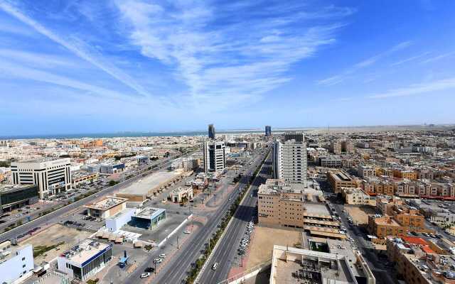حملة مفاجئة تغلق 20 محلًا تجاريًا في 'واحة الملك فهد' بالدمام.. القصة الكاملة