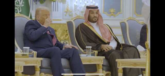 فنجان القهوة يشعل الجدل.. لماذا رفضه ترامب أمام ولي العهد السعودي؟