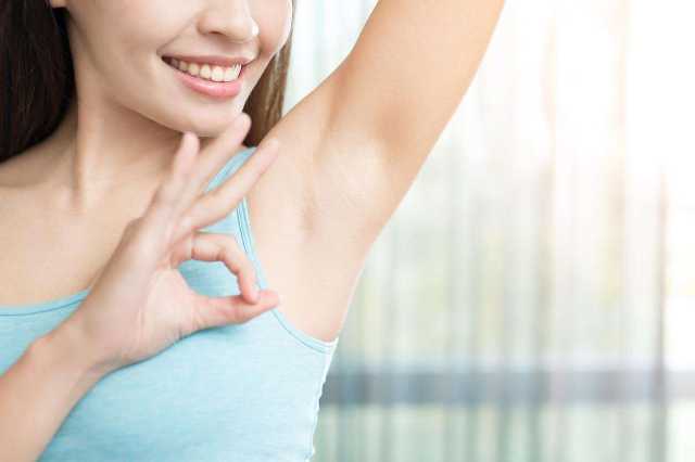 اصنعي مزيل عرق طبيعي في المنزل بمكونات غير مكلفة.. الطريقة