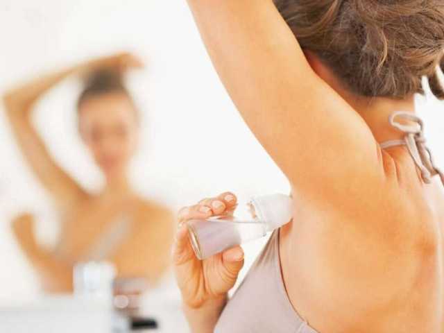 وداعًا لرائحة العرق المحرجة.. 5 أطعمة مذهلة تغنيك عن المزيلات الكيميائية