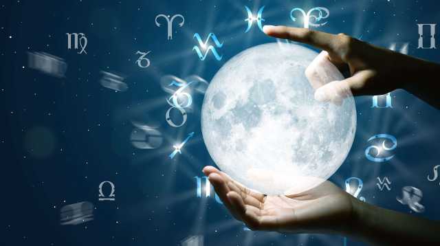 حظوظك وتوقعات الأبراج ليوم الجمعة 18 أغسطس 2023.. مفاجآت على الصعيد المالي