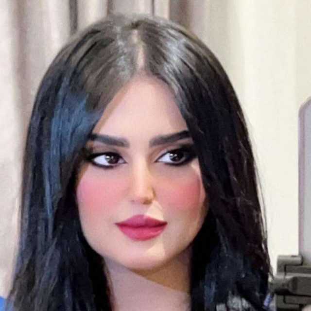 شاهد: شهيرة سناب شات ميعاد عسيري تتغزل بجمال هذه المنطقة من جسدها (فيديو)
