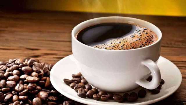 إياكم أن تشربوا القهوة بعد الاستيقاظ من النوم مباشرة.. لهذا السبب