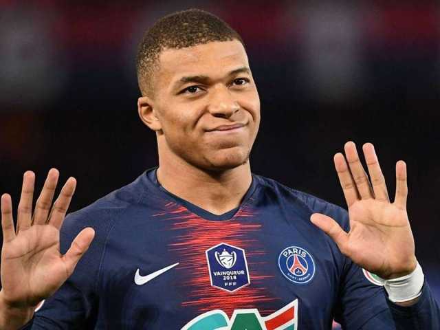 ريال مدريد يسحب على مبابي ويبلغ والدته بهذا الأمر.. تفاصيل