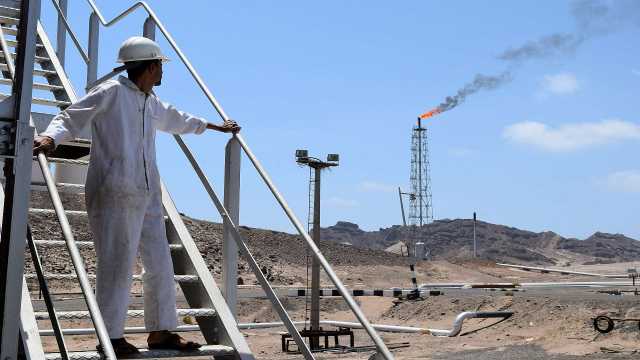 موقع غربي يكشف عن بدء شركة نفطية جديدة  بالتنقيب عن النفط في اليمن