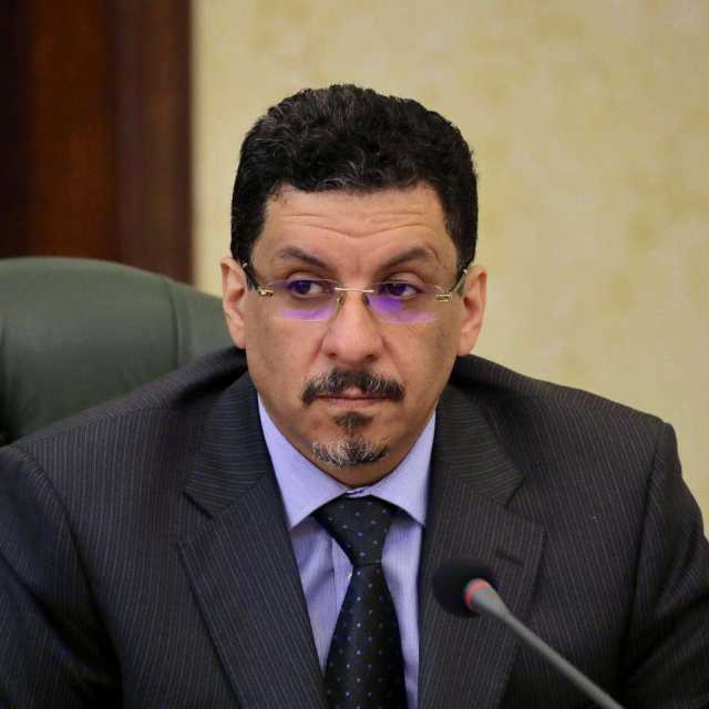 وزير الخارجية يغادر عدن متوجهاً إلى الدوحة في زيارة رسمية