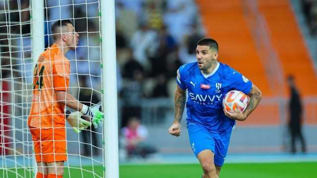 مجريات الكلاسيكو المجنون.. الهلال بريمونتادا تاريخية انتزع الصدارة من الإتحاد