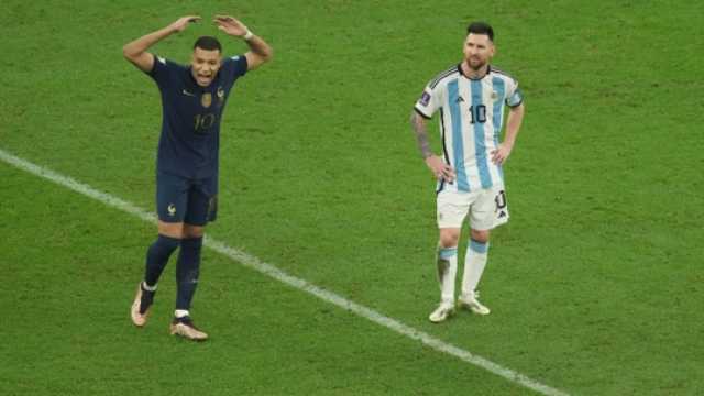 ميسي يهاجم سان جيرمان ويكشف طبيعة علاقته بمبابي