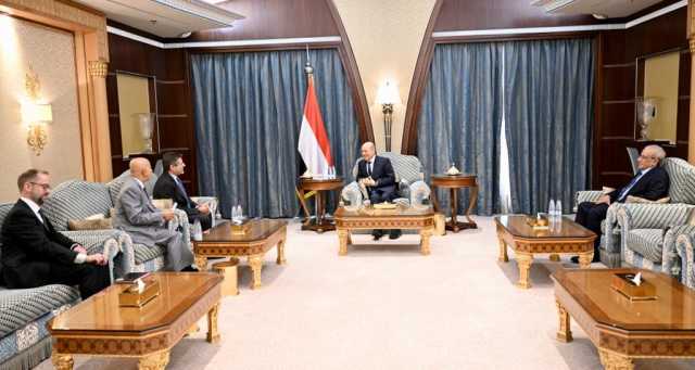 الرئاسة اليمنية تضع الأمريكان في صورة الأحداث وتوجه عبرهم تحذيرا صريحا للمجتمع الدولي