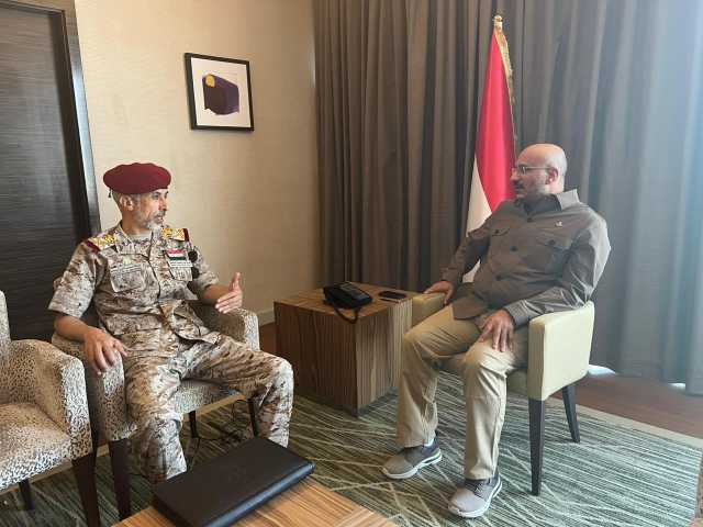 طارق صالح يلتقي قائد حرس الحدود