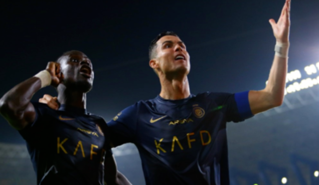 رونالدو يتقدم بطلب 'غريب' للحكم الرابع في لقاء النصر والاتفاق