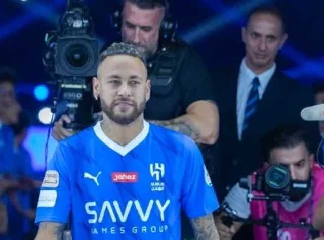 منها فريق عربي.. أكثر 20 فريقا يدفع رواتب للاعبين