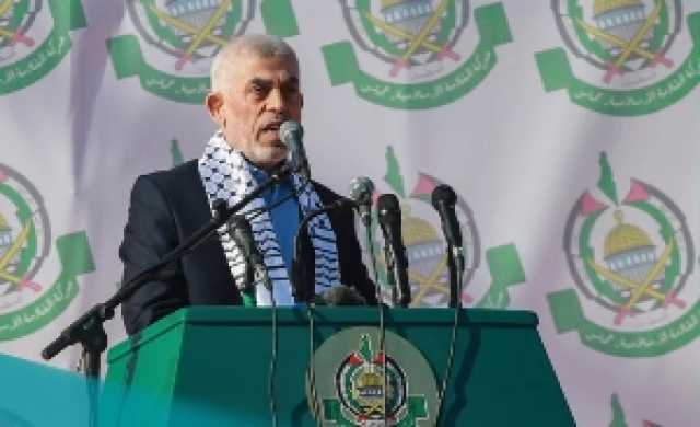 لوموند الفرنسية: السنوار سيد اللعبة في غزة