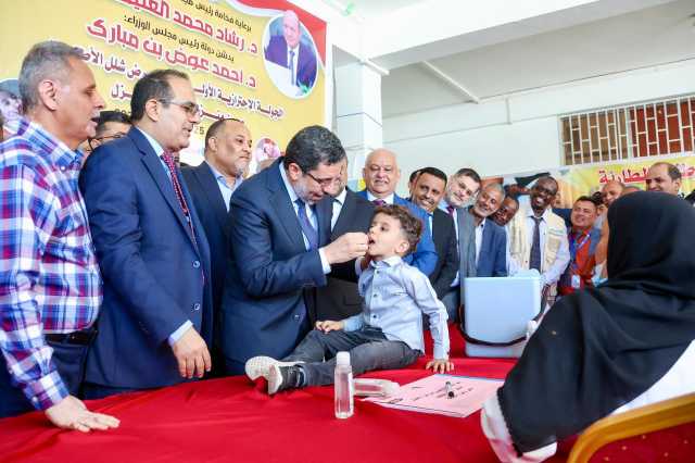 رئيس الحكومة يدعو المواطنين لتحصين أطفالهم ضد شلل الأطفال