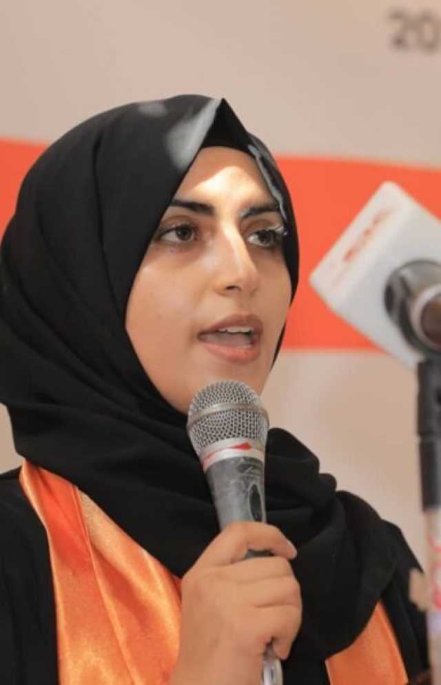صحفية يمنية تفوز بجائزة التأثير الدولي من خلال برنامج اسبوعي موجه لشريحة النساء في مأرب