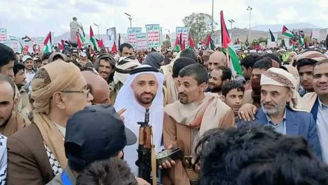أقوى وأقصر رد على ظهور معارض سعودي وسط الحوثيين في صنعاء