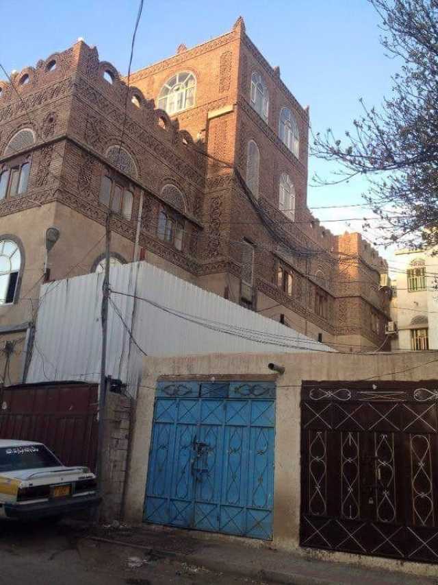 في اليوم العالمي للصحافة مؤسسة الشموع تكشف عن خسائر بالمليارات و تدين تجاهل المجلس الرئاسي عن تعويضها وتدين احتلال ونهب ممتلكاتها في صنعاء وحرق مطابعها في عدن