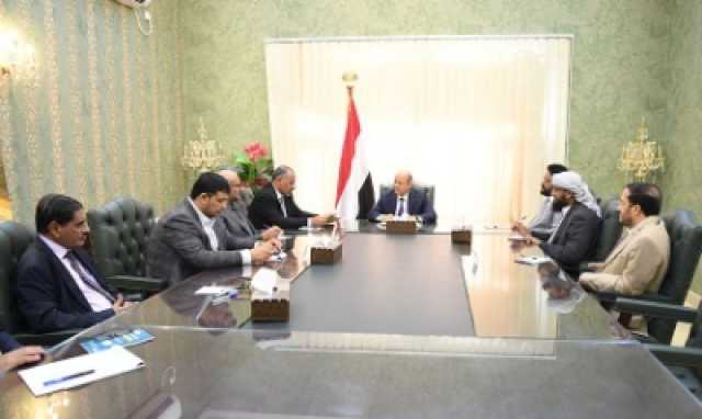 عاجل.. اجتماع طارئ لمجلس القيادة الرئاسي.. المجلس يحذر الحوثيين ويعلن الجاهزية العسكرية لأي مغامرة قادمة