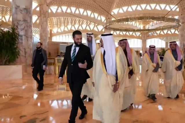 أول زيارة خارجية لرئيس سوريا.. الشرع يصل الرياض وهذه أبرز الملفات التي سيبحثها مع محمد بن سلمان