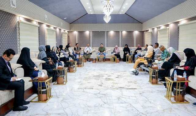 رئيس الحكومة يتحدث عن متطلبات تُعيد لمدينة عدن إعتبارها ويتعهد بالإنتصار لقضايا المواطنين