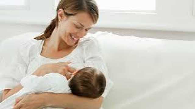 نصائح لا غنى عنها للأم المرضعة خلال رمضان.. الإفطار واجب بهذه الحالة