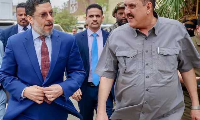 زيارة مفاجئة لرئيس الوزراء للإدارة العامة لأمن عدن