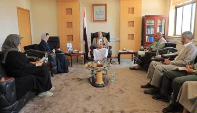 مليشيا الحوثي تتوسل تدخلاً أممياً لوقف الغارات الأمريكية