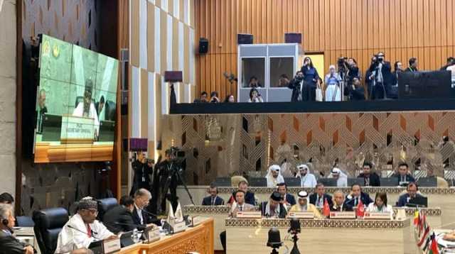 في مؤتمر اسلامي كبير.. ممثل وفد اليمن يرد على ممثل إيران: الشعب كله ضد الحوثيين الذين تدعمهم طهران