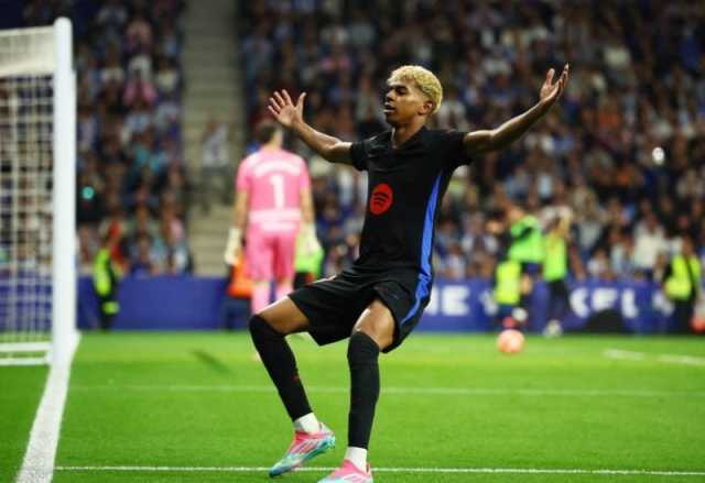 بعد تتويج برشلونة بلقب الدوري.. رافينيا يشيد بجمال صاحب القدمين الذهبيتين