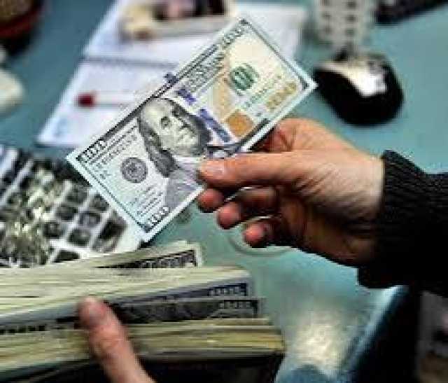 الدولار يهبط إلى أدنى مستوى منذ 2023 بعد تهديد ترمب لأوروبا و