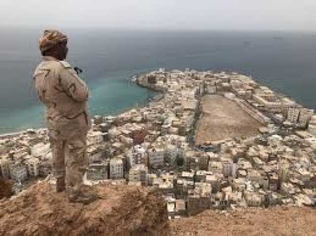 أزمة في عمق البحر: حضرموت تغلق الموانئ البحرية والحكومة تتحرك بعد صدمة اعتقال 26 صيادًا في الصومال!