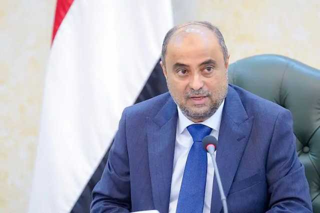 بن بريك يمنح نفسه وحكومته 100 يوم.. ما الذي يمكن أن يحدث؟