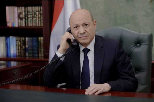 اللواء سلطان العرادة يطلع رئيس مجلس القيادة الرئاسي على جاهزية القوات المسلحة بمحافظة مأرب لردع الحوثي وتفاصيل مخططات العناصر التخريبية بالمحافظة .. عاجل