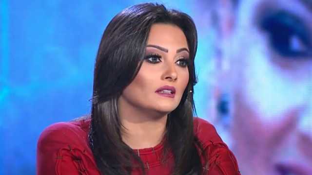 فنانة عربية شهيرة تعلن انفصالها عن زوجها بعد 10 أشهر من الزواج فقط