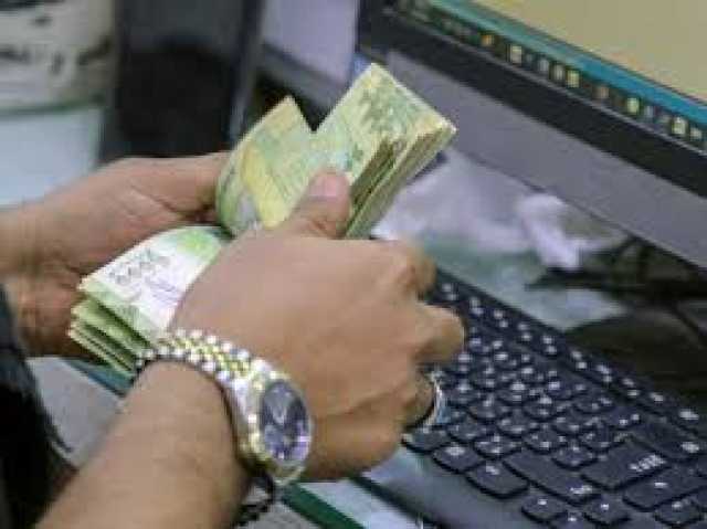 الريال اليمني يلفظ أنفاسه الأخيرة وسط انهيار شامل وغياب تام للحكومة