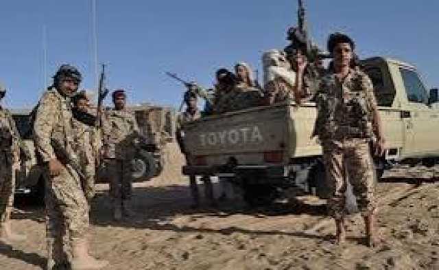 جريمة جديدة في تعز.. مليشيا الحوثي تقتحم قرية 'أخرق' وتعتدي على النساء وتختطف مدنيين