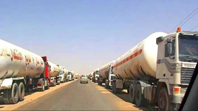 ابتزاز وجبايات غير قانونية تدفع سائقو قاطرات الغاز إلى تعليق عملهم في محافظات الجنوب