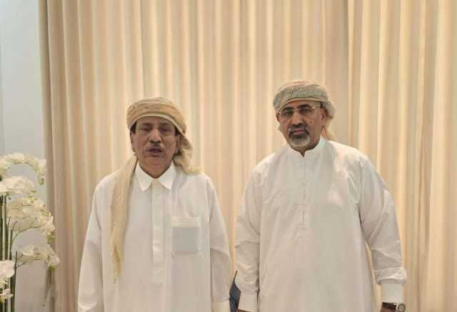 عيدروس الزبيدي يلتقي محافظ المهرة ويعلن دعمه الكامل للسلطة المحلية وللقوات الأمنية والعسكرية ويشيد بيقظتها ..عاجل