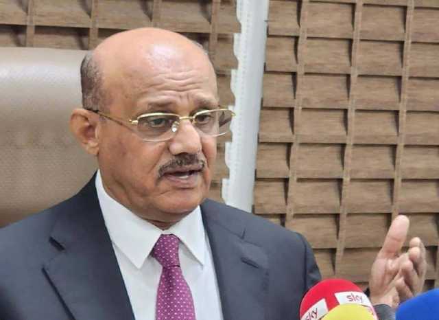 البنك المركزي يحدد قائمة من 25 سلعة تُحصَر المصارفة والتحويل لاستيرادها عبر البنوك فقط ورئيس الحكومة يصدر توجيهًا جديداً