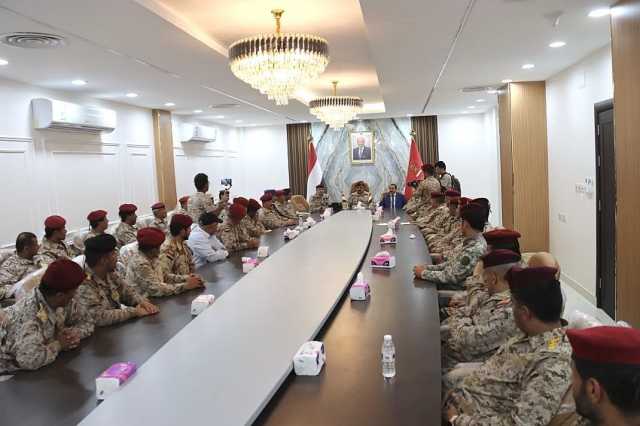 الكشف عن قوات ضاربة وبأعداد هائلة في محور مران بصعدة ووزير الدفاع يتفقد جاهزيتها.. صور