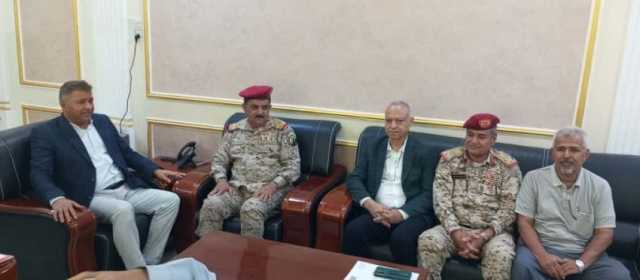 النائب العام ووزير الدفاع يبحثان تعزيز أداء النيابات العسكرية في عدن