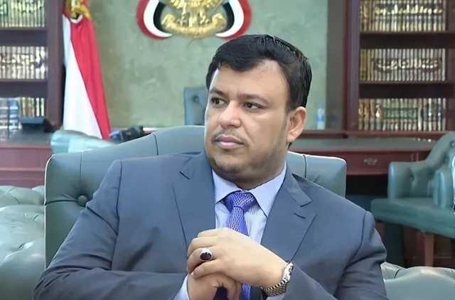 العليمي يقرع جرس الإنذار: لا وقت للصراعات الصغيرة ويطالب المجلس الرئاسي بالمضي حتى ساعة الخلاص