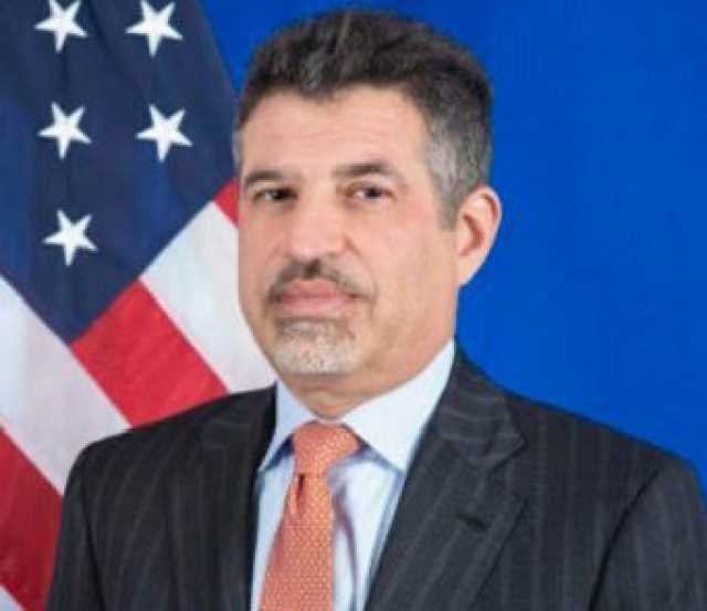 الإدارة الأمريكية تُدين وتتباكى... والحوثي يحتفل بالعام الرابع لاحتجاز موظفي سفارة أمريكا