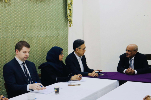 المجلس الانتقالي يطالب بدولة جنوبية أمام الأمم المتحدة… ويتبرأ من خراب وتردي الأوضاع في عدن التي يديرها بنفسه ويحمل الرئاسي المسئولية