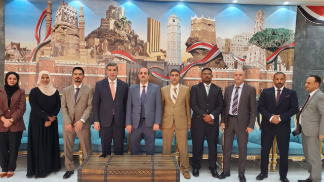 السفير اليمني في قطر يلتقي كوادر الخارجية المشاركين في برنامج تأهيل دبلوماسي