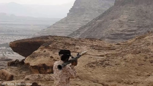 الحوثيون يتآكلون من الداخل ويعيدون تموضعهم على أنقاض النفوذ الإيراني.. الهروب من الشمال باتجاه الجنوب