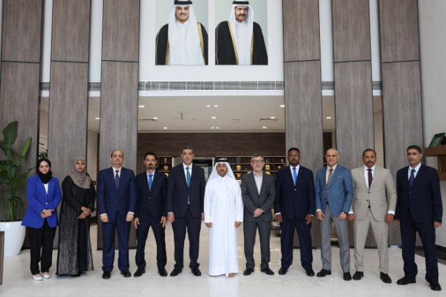 السفير اليمني في قطر يشيد ببرنامج تدريب الدبلوماسيين اليمنيين في الدوحة