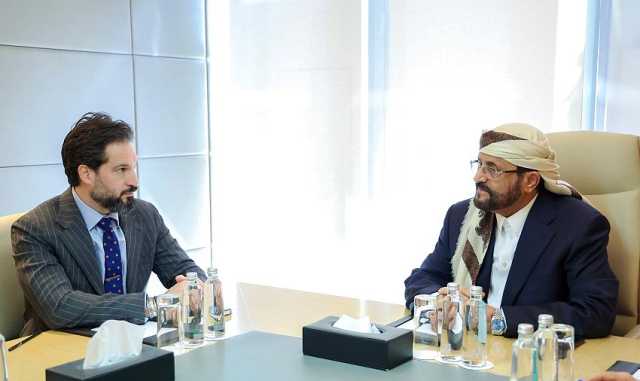 اللواء العرادة يطالب بمضاعفة الدعم الدولي لليمن لتعزيز الإصلاحات وإعادة بناء مؤسسات الدولة