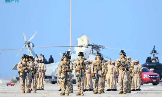 جيوش 5 دول مطلة على البحر الأحمر بينها اليمن تشارك في مناورة ''الموج الأحمر 8'' البحرية في السعودية