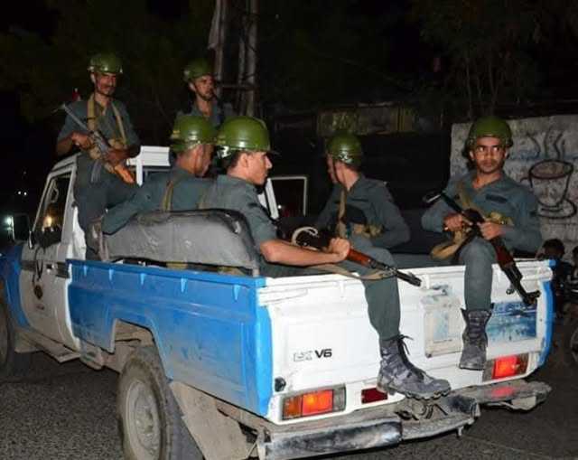 شرطة تعز تتسلم  أحد أخطر المطلوبين أمنيا